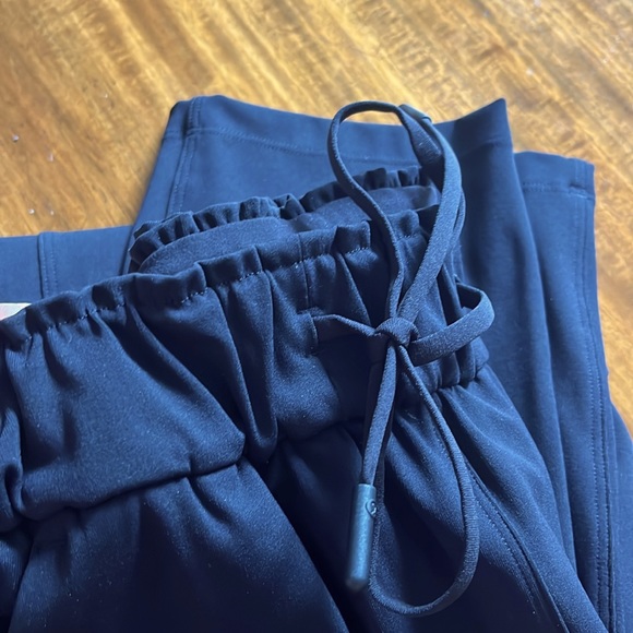 lululemon straight-leg high rise pant - Picture 6 of 6